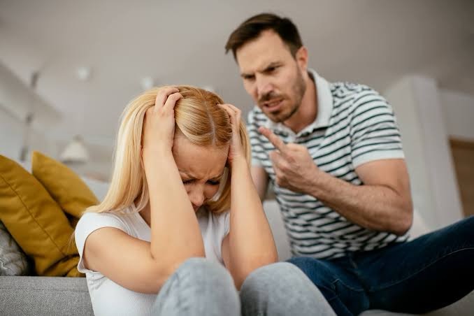 Se sofremos, por que sempre voltamos para o&nbsp;narcisista?
